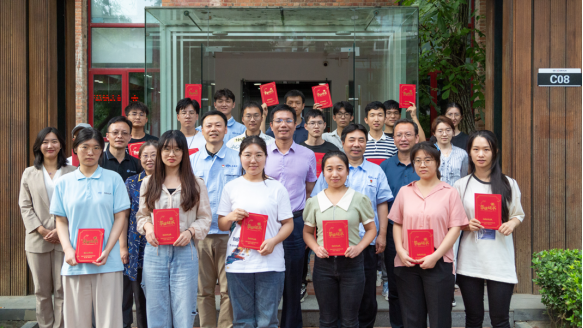 大華公司第二期“青苗計(jì)劃”結(jié)業(yè)暨總結(jié)大會(huì)順利召開(kāi)